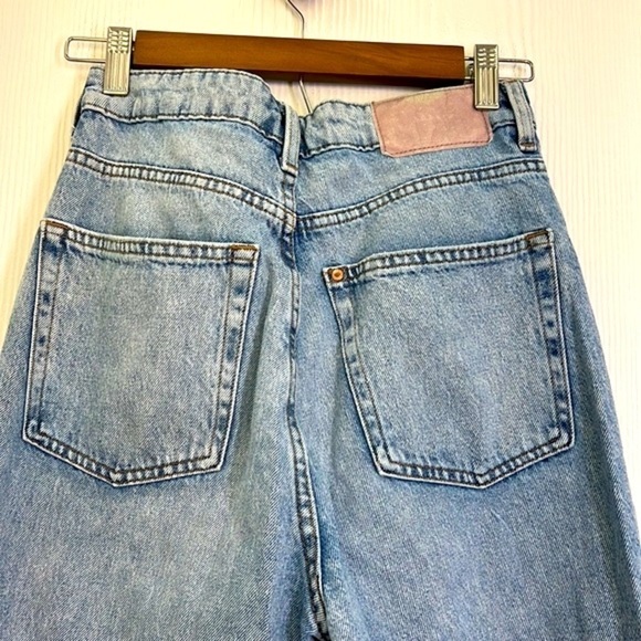 H&M - Stonewashed Distressed High Waist Loose Straight Jeans Size 4 - Picture 10 of 12